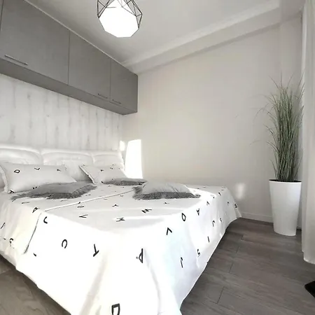 White Gold Apartment Appartement